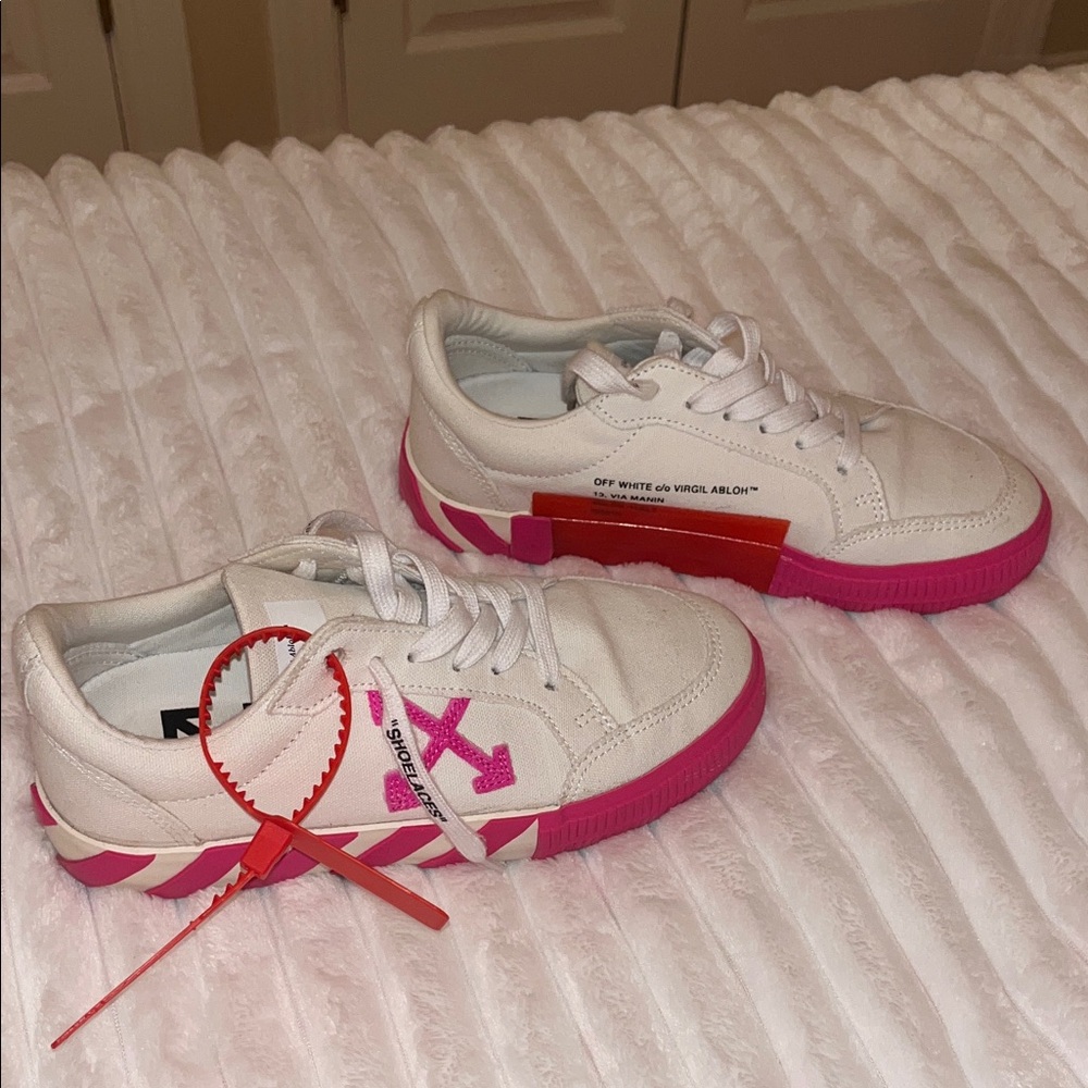 Off-White Sneakers - White and Pink